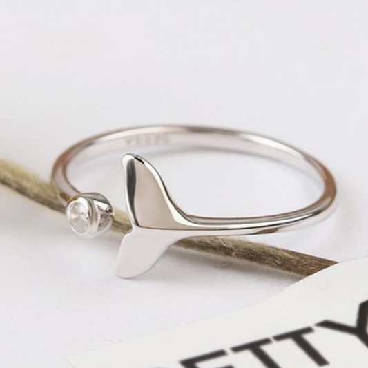 Anillo ajustable de plata 925 con circonitas y cola de delfín