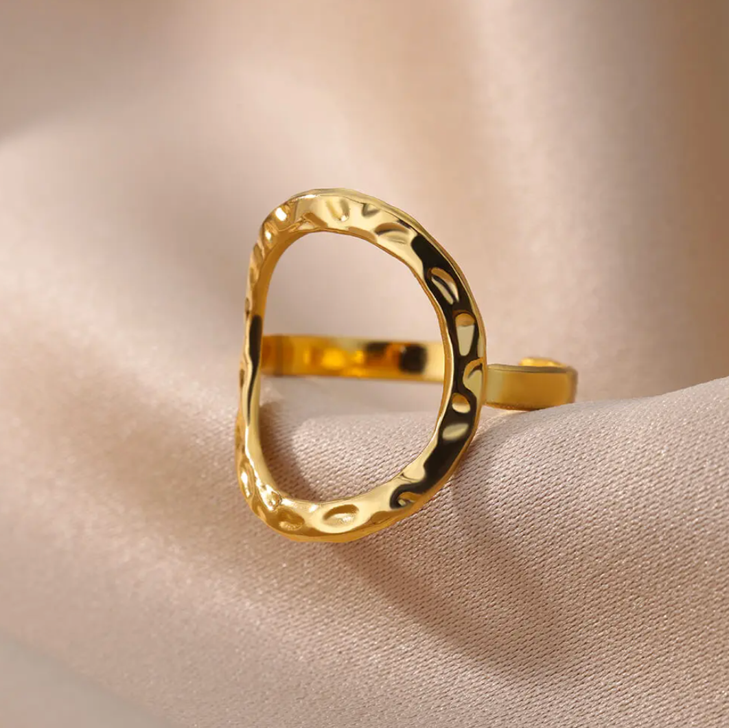 Anillo chapado en oro de 18 quilates con gran círculo