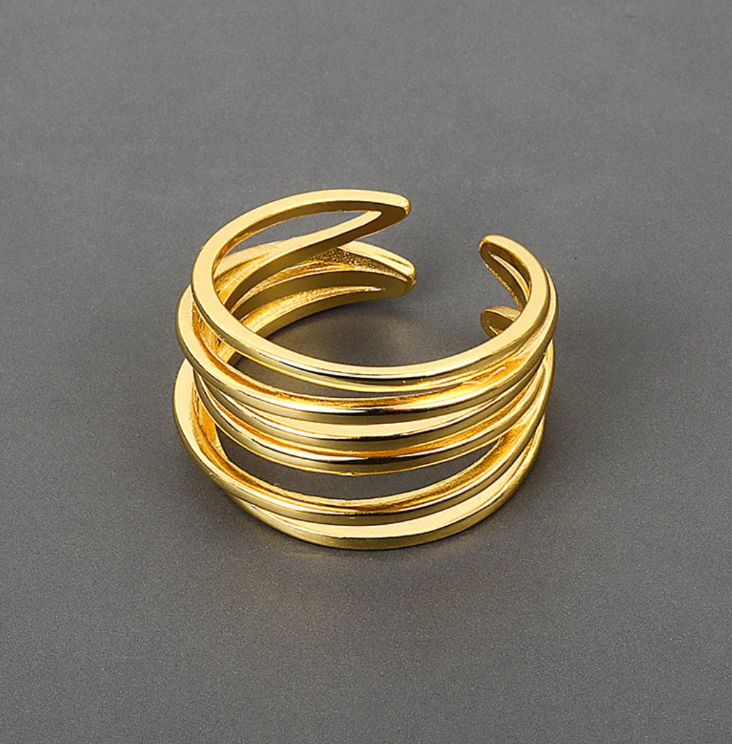 Anillo bosque chapado en oro de 18 quilates