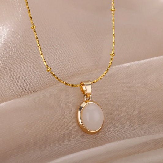 Collar de cuarzo blancodorado de 18 quilates
