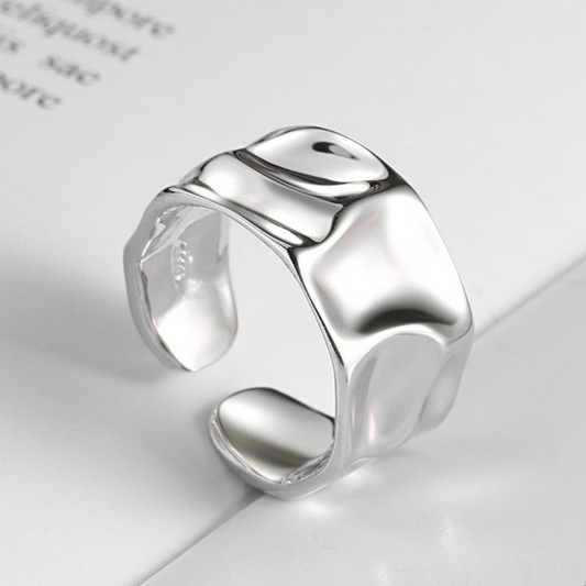Anillo ancho asimétrico de plata 925