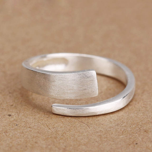 Anillo ajustable sencillo de plata 925