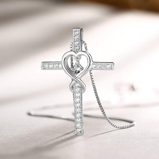 Collar bendito de cruz con corazón de circonitas