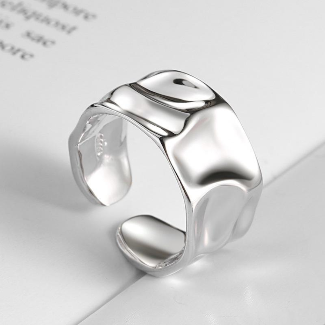 Anillo ancho asimétrico de plata 925