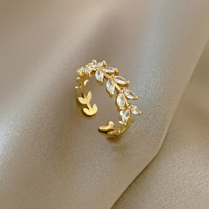 Anillo dorado de oliva Matilda